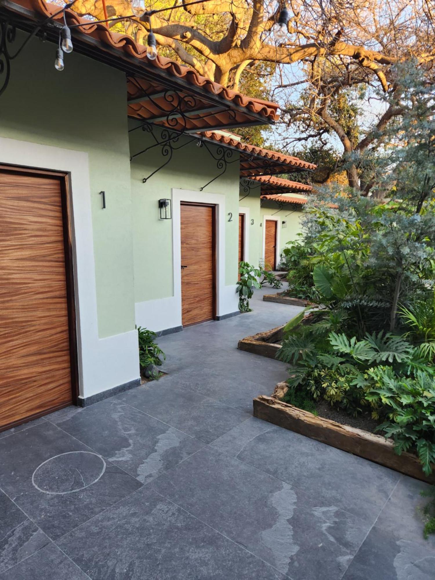 Hotel Boutique Villa Escondida, A Pasos De Lo Mejor En Tlaquepaque Exterior foto